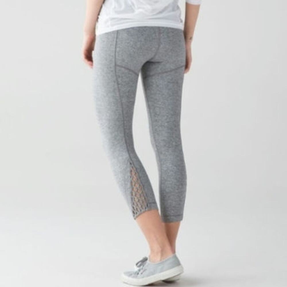 Lululemon True Self Crop II Women’s Leggings Size 4‎ Gray Heathered 21.5″ Luon